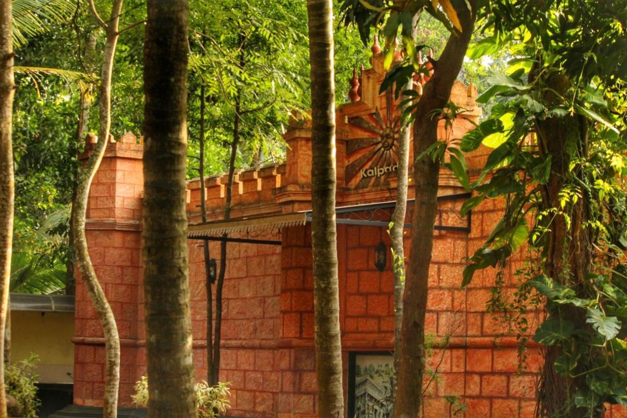 Hotel Kalpadiyil à Balarampuram Extérieur photo